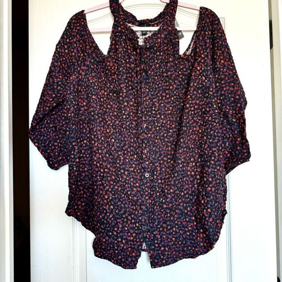 NWT Torrid (1) Crinkle Gauze Cold Shoulder Tie-Front Top - Picture 4 of 8